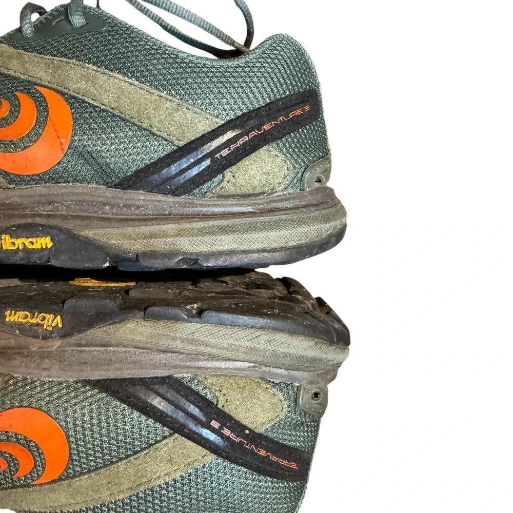 Topo brand athletic